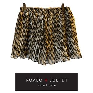 NEW Romeo & Juliet Couture Pleated  Animal Printed Shorts